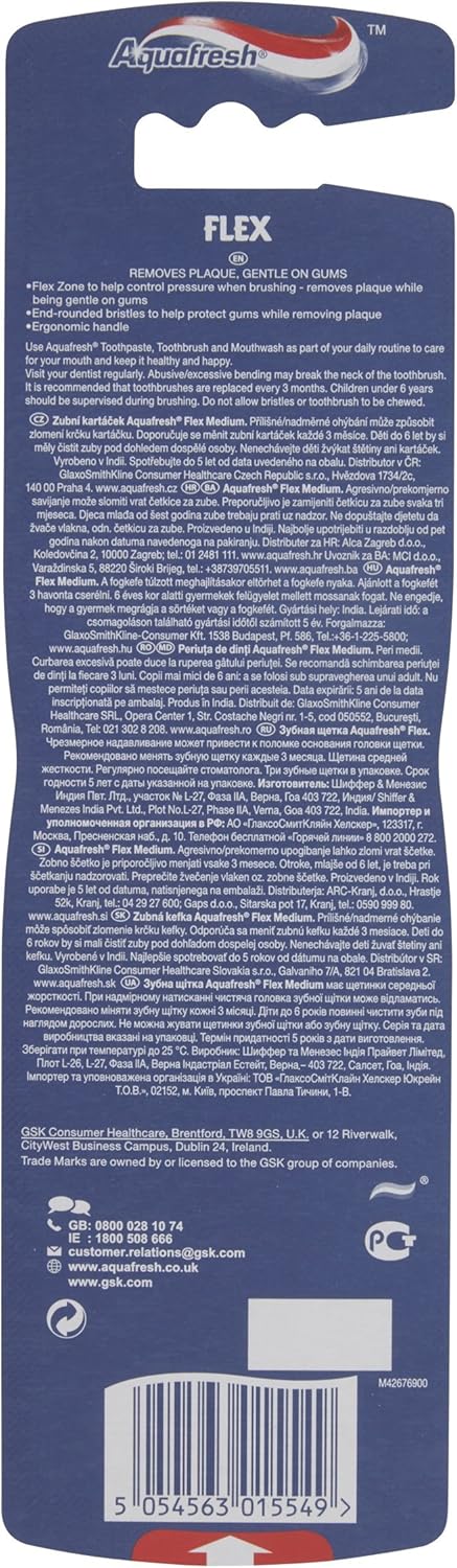 Aquafresh فرشاة أسنان أكوافريش فليكس متوسطة ثلاث عبوات - Image 4