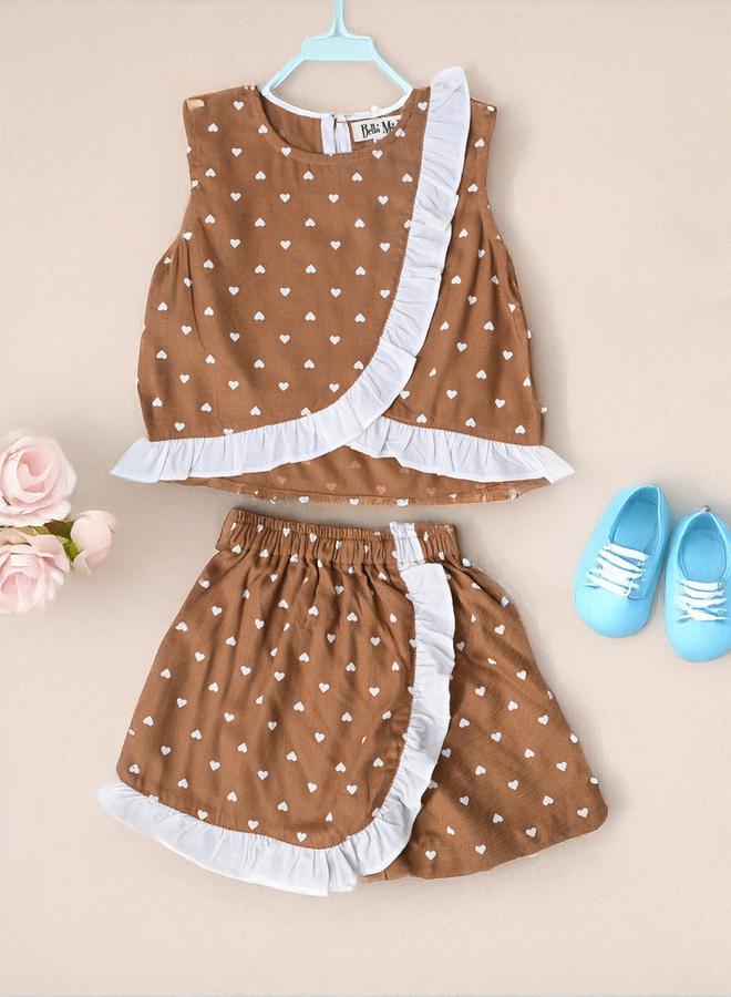 بيلا مودا طقم بلوزة وشورت بطبعات وحواف مكشكشة من بيلا مودا - Image 1