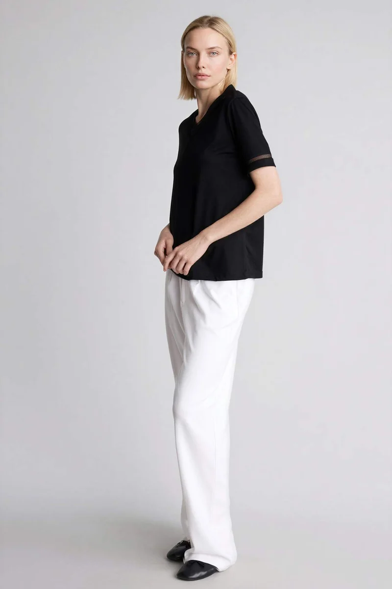 ديفاكتو Regular Fit V-Neck Cotton T-Shirt