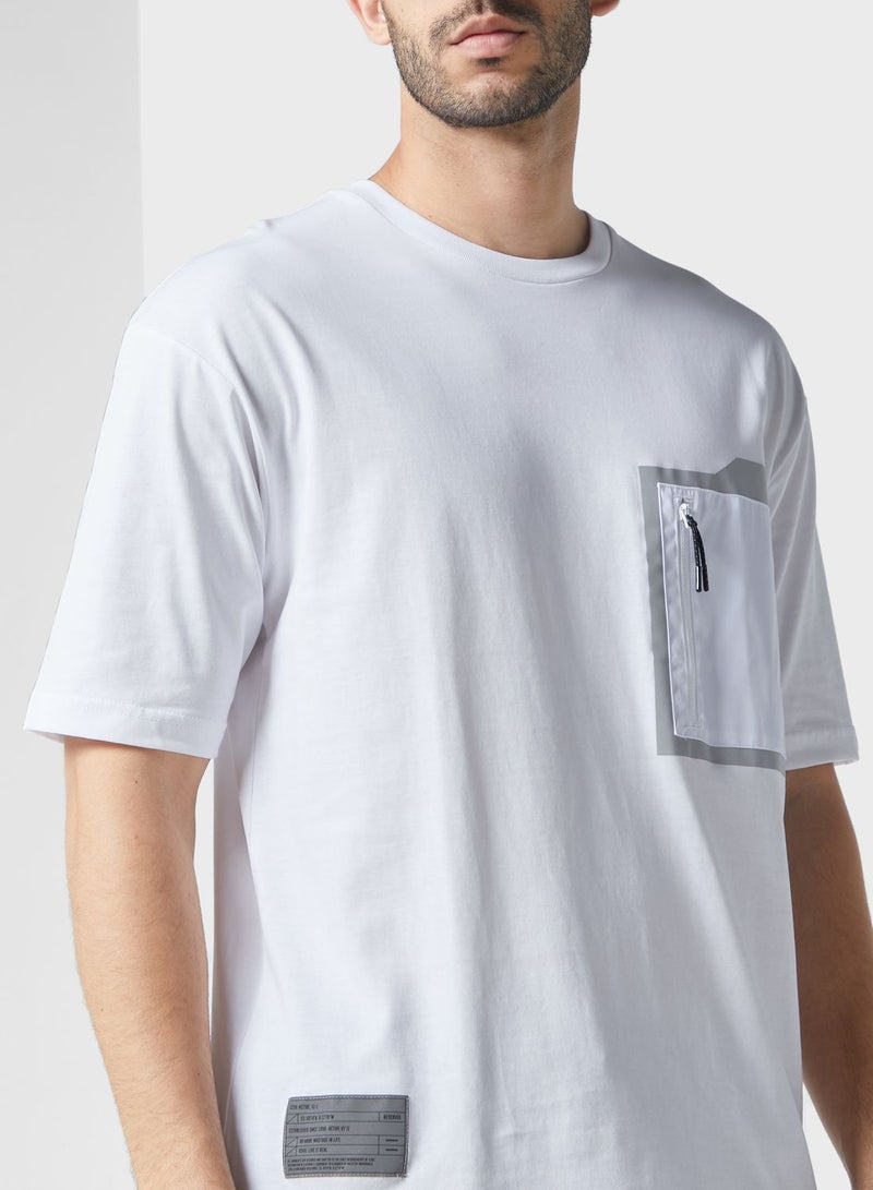 izzue Logo T-Shirt - Image 3
