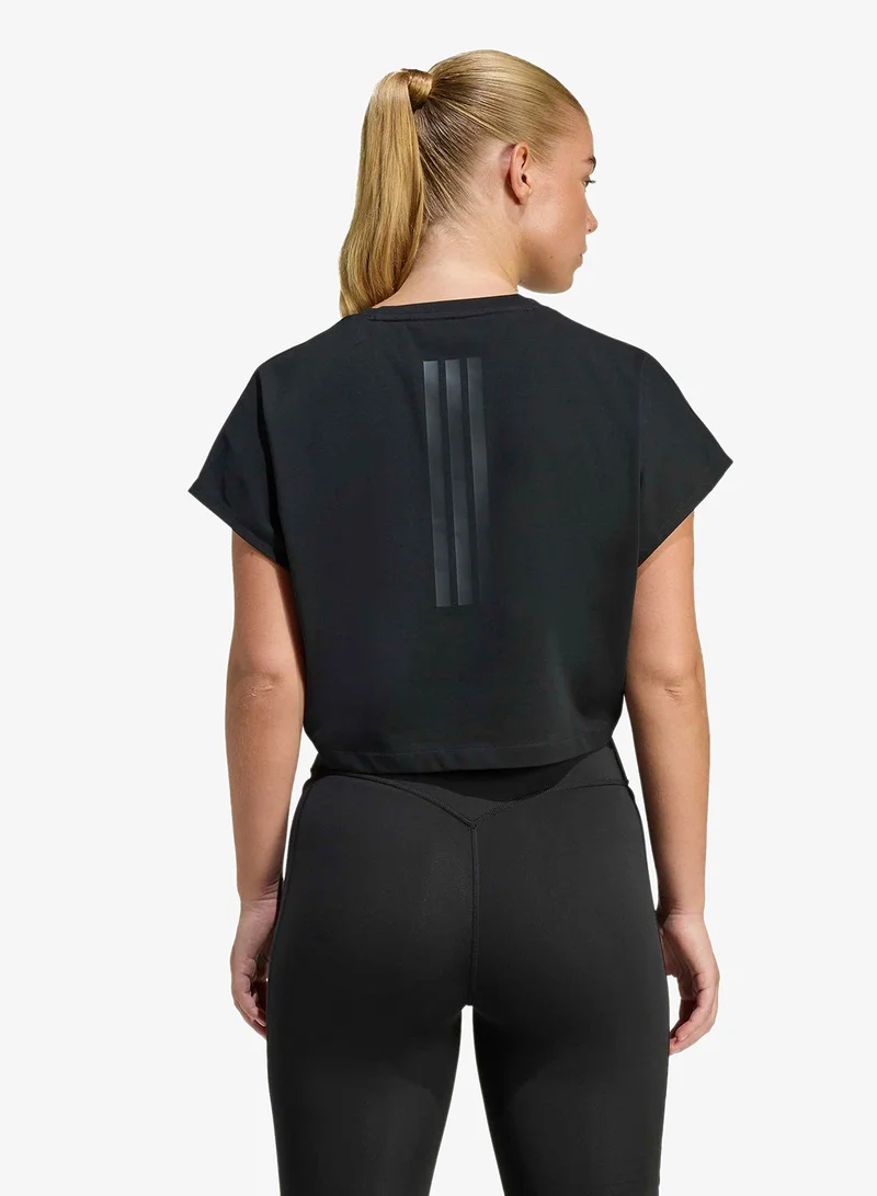 اديداس تيشيرت قصير فضفاض بثلاث خطوط رياضية