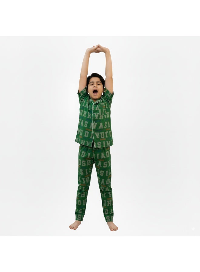 جوانا طقم بيجاما للأولاد بطبعة حروف، قميص بأزرار وبنطال، باللون الأخضر - Image 4
