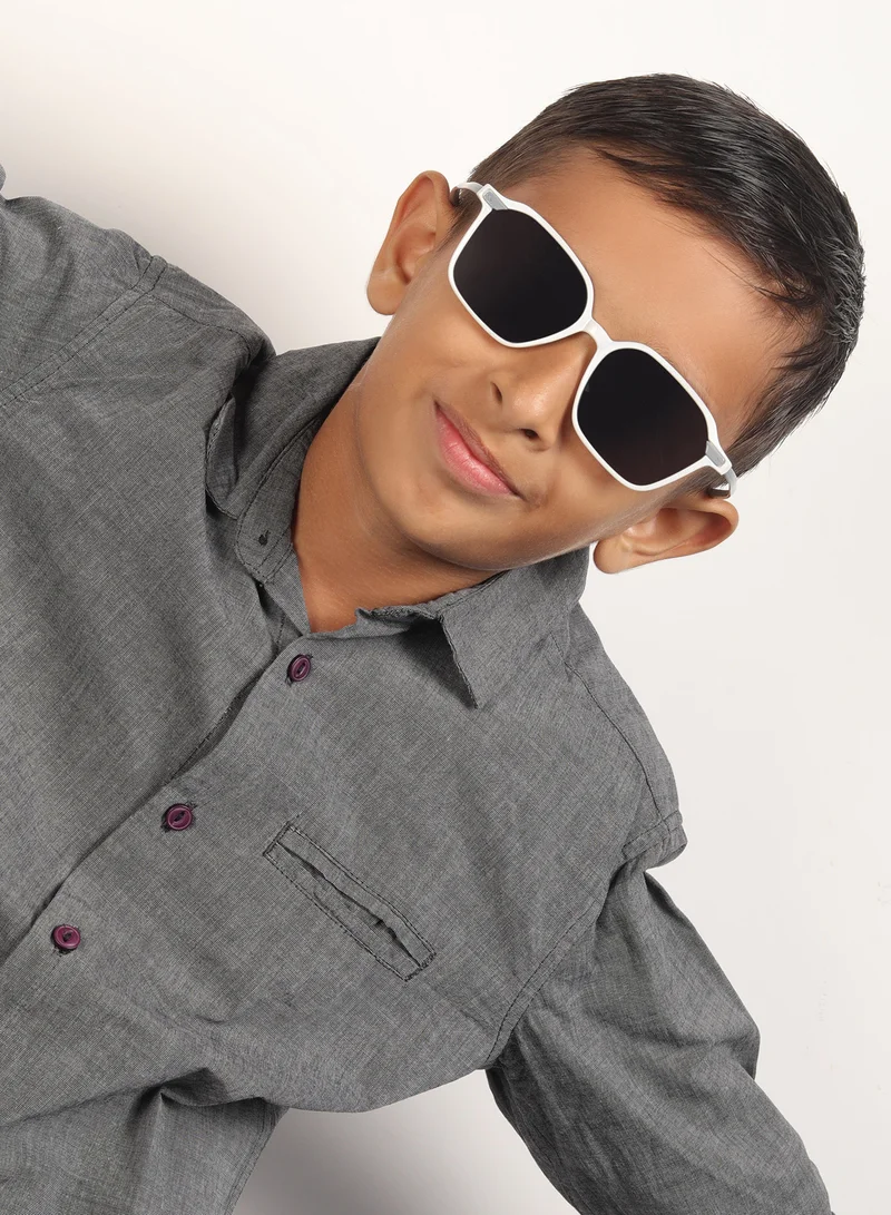 ووجلز نظارات شمسية مربعة أنيقة للأطفال باللونين الأبيض والرمادي