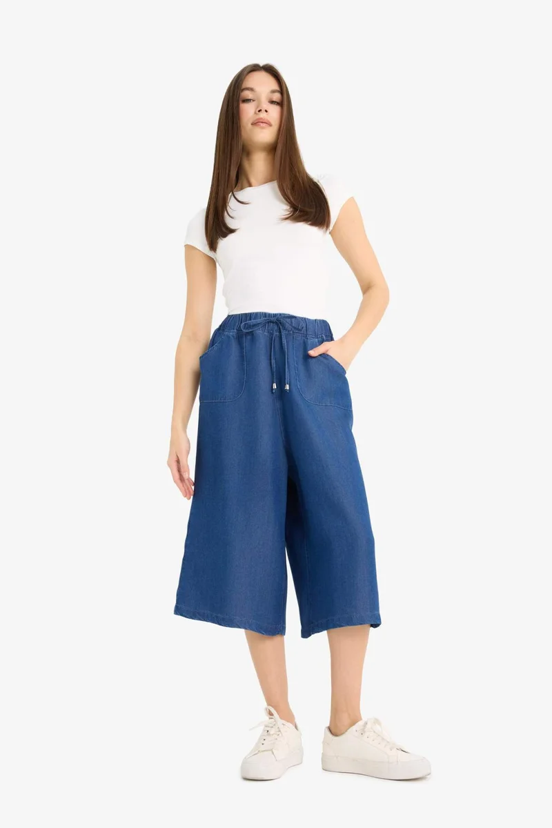 ديفاكتو High Waist Capri Pants