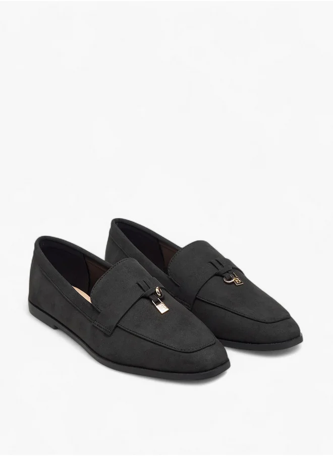 فلورا بيلا من شو إكسبرس Women's Solid Slip-On Loafers with Metal Accent