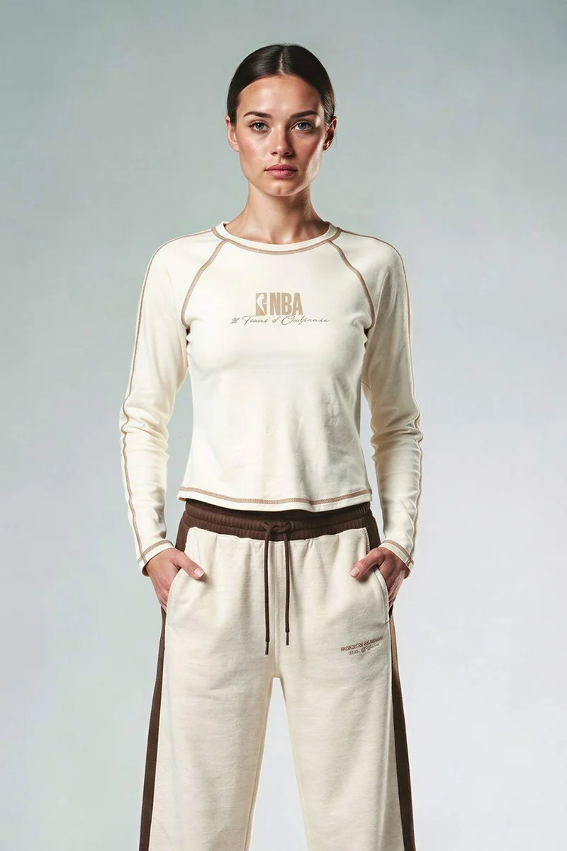 ديفاكتو NBA Wordmark Long Sleeve T-Shirt