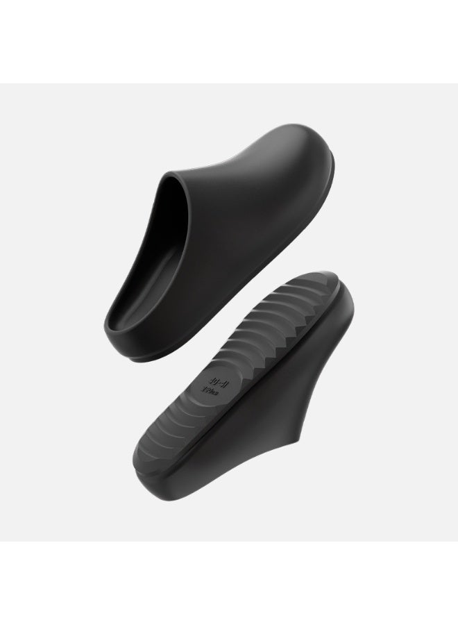 Surgical shoes, chef shoes, unisex fully enclosed breathable shoes, and protective shoes are suitable for doctors, nurses, chefs, and laboratory workers. These shoes are non-slip. - Image 1