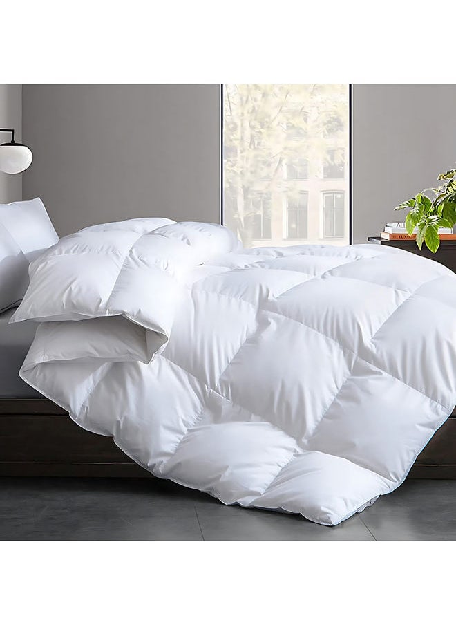 Hotel Linen Klub Anti Microbial Quilt - Outer Cover: 100% Microfiber w/ Anti Microbial Treatment , Filling: 200gsm  Soft Fibersheet , King :  240 x 260cm  - Image 1