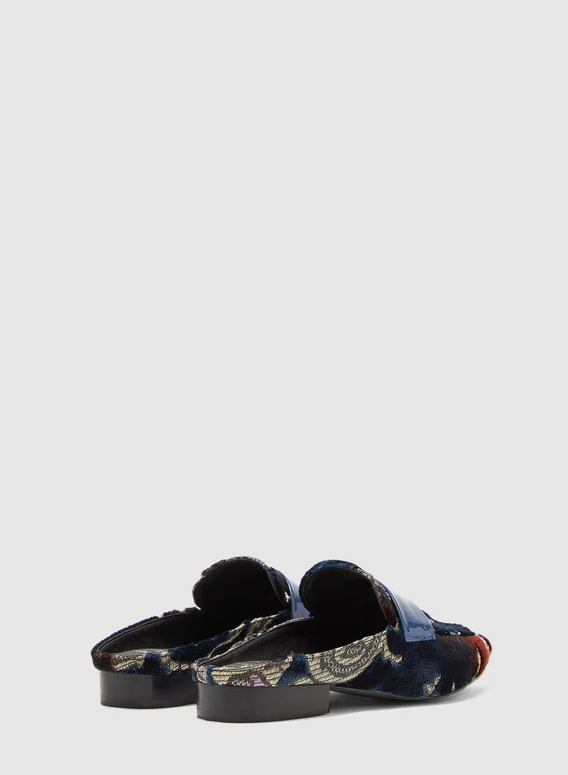 eeight Lovisa Slip On