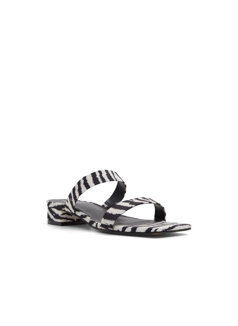 كول ات سبرنج Clarra Flat Sandals