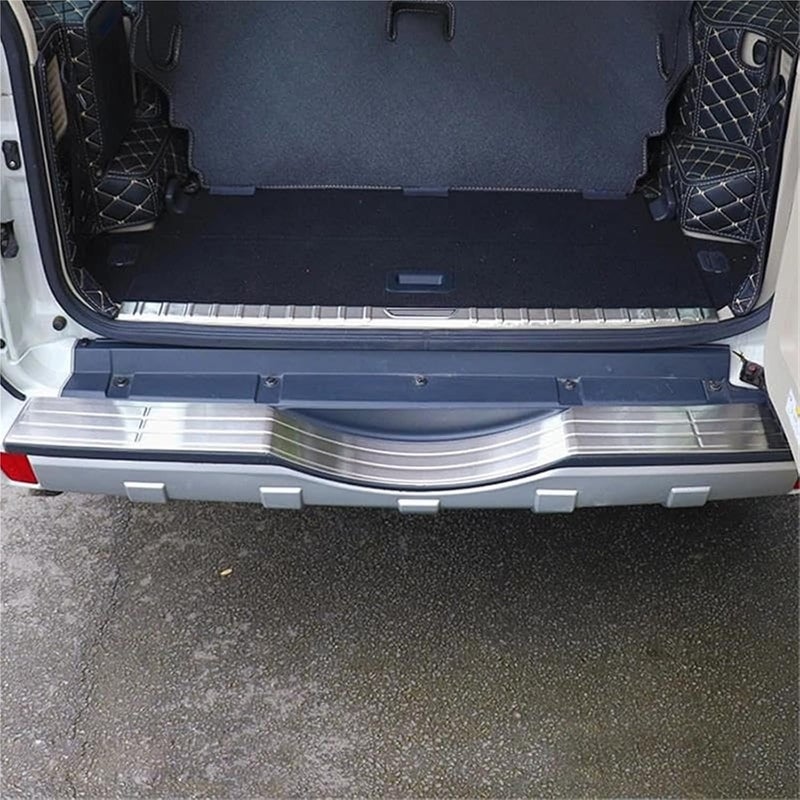 Vuzmode Rear Bumper Protector for Mitsubishi Pajero - Image 2