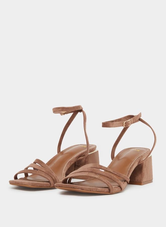 ستايلي صندل بكعب سميك وأربطة - Image 3