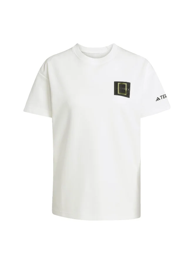 Adidas Adidas U Natgeo Gf Tee White Graphic Tee (Short Sleeve) T-Shirts For Unisex