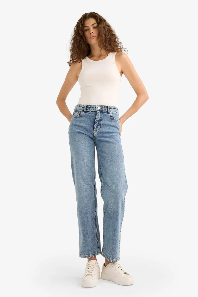 ديفاكتو Comfort Straight High Waist Ankle Length Jeans