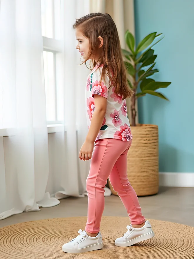 Styli Styli Kids 2pcs Flora Print Short Sleeve T-Shirt and Solid Leggings