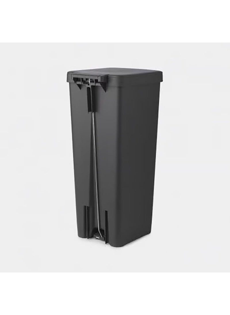 brabantia Gray Large 40 Lt Plastic Trash Can BKM DESIGN  - Image 4