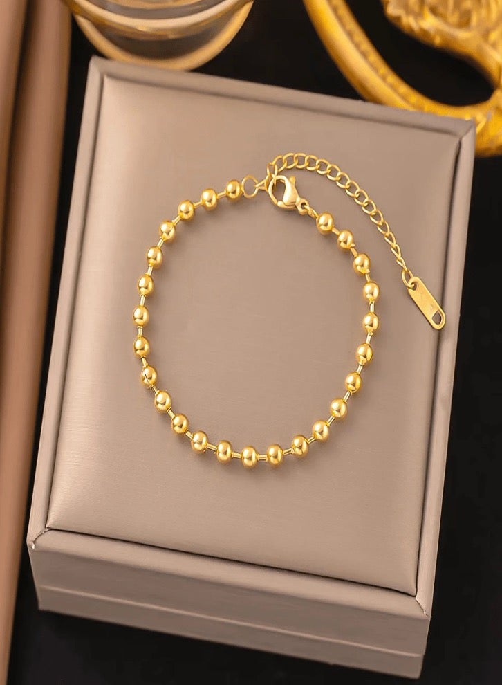 Elegant Gold Plated Stainless Steel Bracelet For Women - Image 2