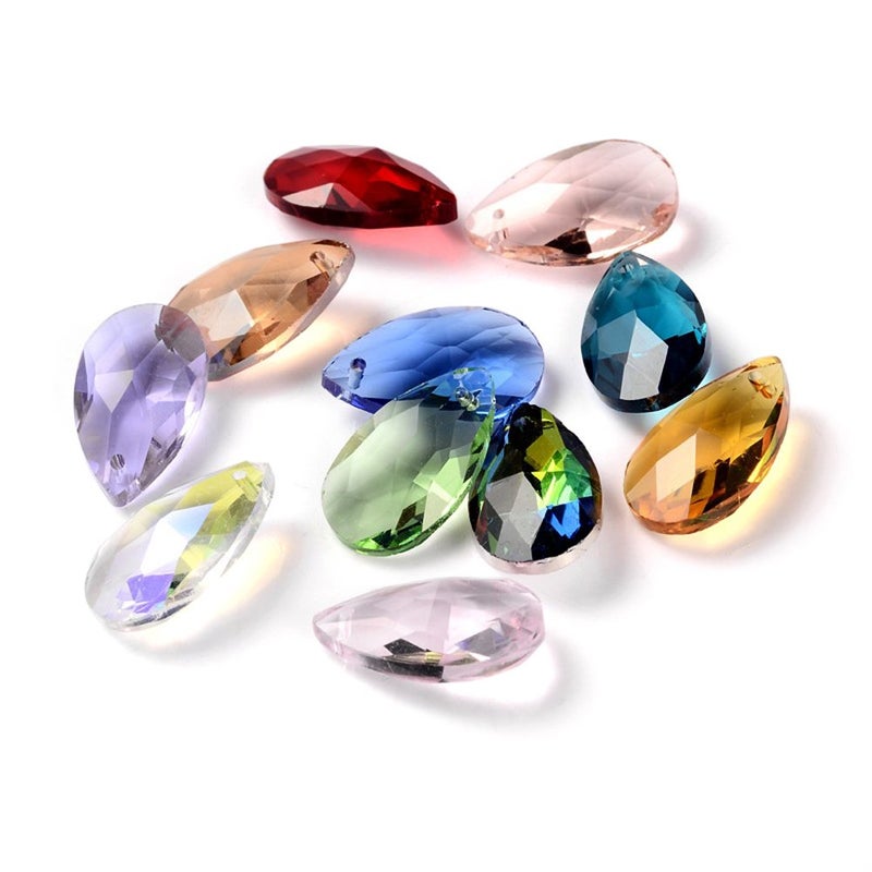 KISSITTY 100Piece Random Mixed Color Faceted Drop Glass Charm Beads 22x13mm Top Drilled Crystal Glass Chandelier Dangle Pendants for DIY Jewelry Craft Making Home Decoration