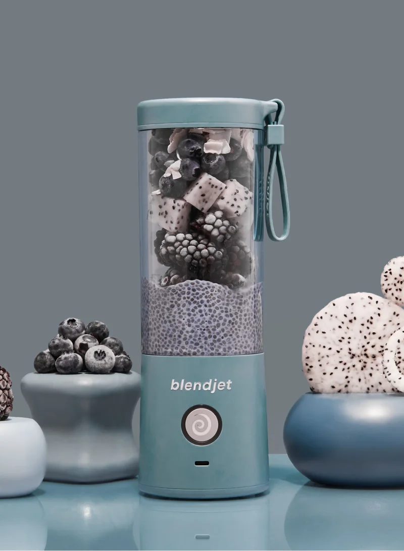 blendjet V2 Portable Blender Smoothie Maker, Personal Blender, Fruit Blender, Leak Proof Juicer, BPA-Free 475ml 200W Sports Bottle, USB-C Rechargeable, Ice Crusher with Stainless Steel Blades - Glacier