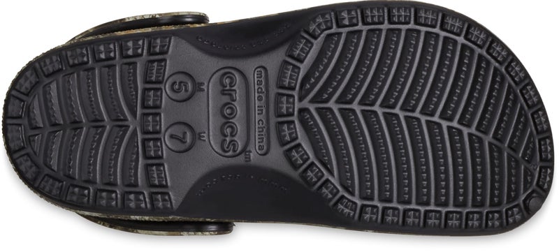 Crocs Unisex-Adult Classic Realtree Clog, Multi APX, 6 Men/8 Women - Image 3