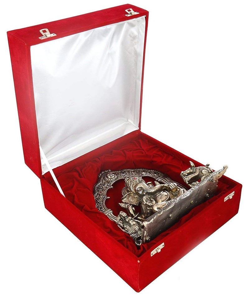 Lavanaya Silver Ganesh Idol with Gift Box - Image 2