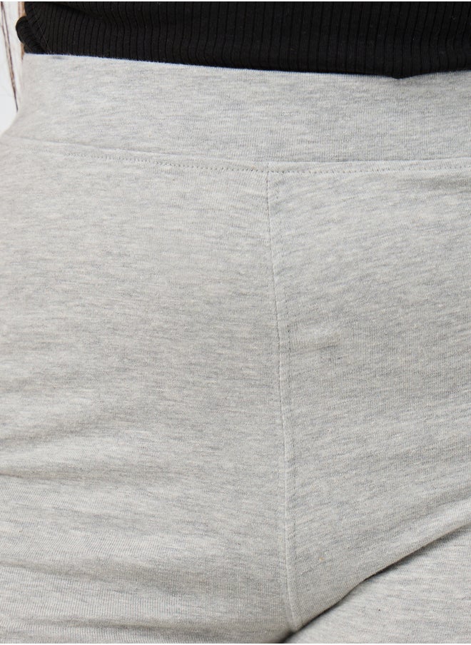 Styli Styli Girls Grey Solid Elasticated Waistband Flared Leggings  - Image 3