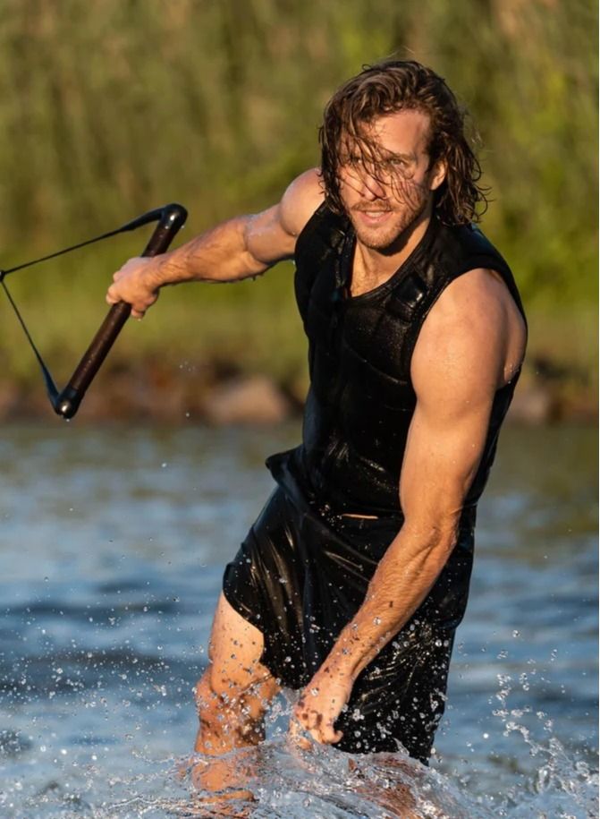 follow Rd Impact Vest - Image 3