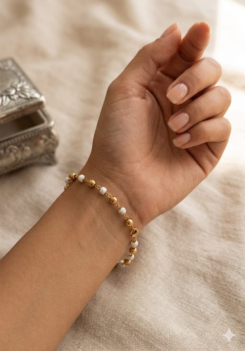 Elegant Beaded Bracelet with Sleek Geometric Design & Secure Clasp - Trendy Lightweight Wristband (Available in Multiple Colors)