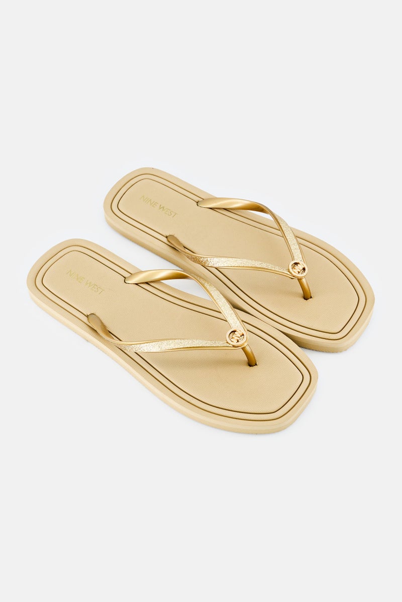 NINE WEST نعال نسائية أولارا2FX، كريمي - Image 2