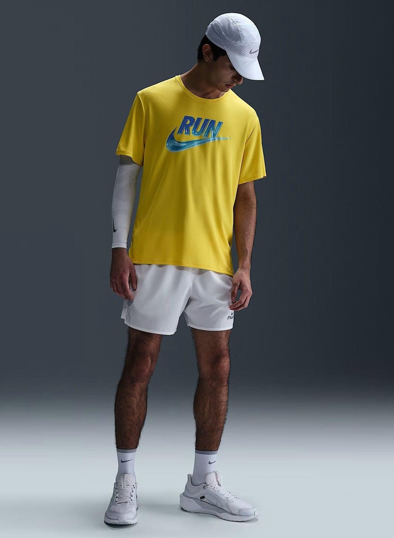 Nike Miler Run Energy Men's Dri-FIT Short-Sleeve Running Top - Image 4