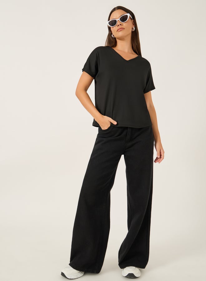 Styli Solid Regular Fit V-Neck T-Shirt - Image 2