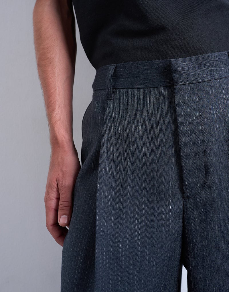 Topman  wide leg pleated stripe trouser in grey - Image 4