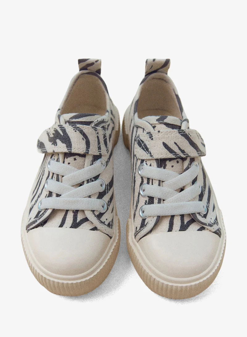 اتش اند ام حذاء رياضي من القطن