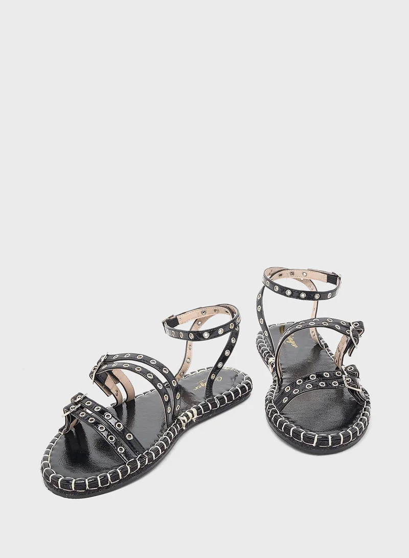 جينجر صندل مسطح متعدد الأشرطة مرصع