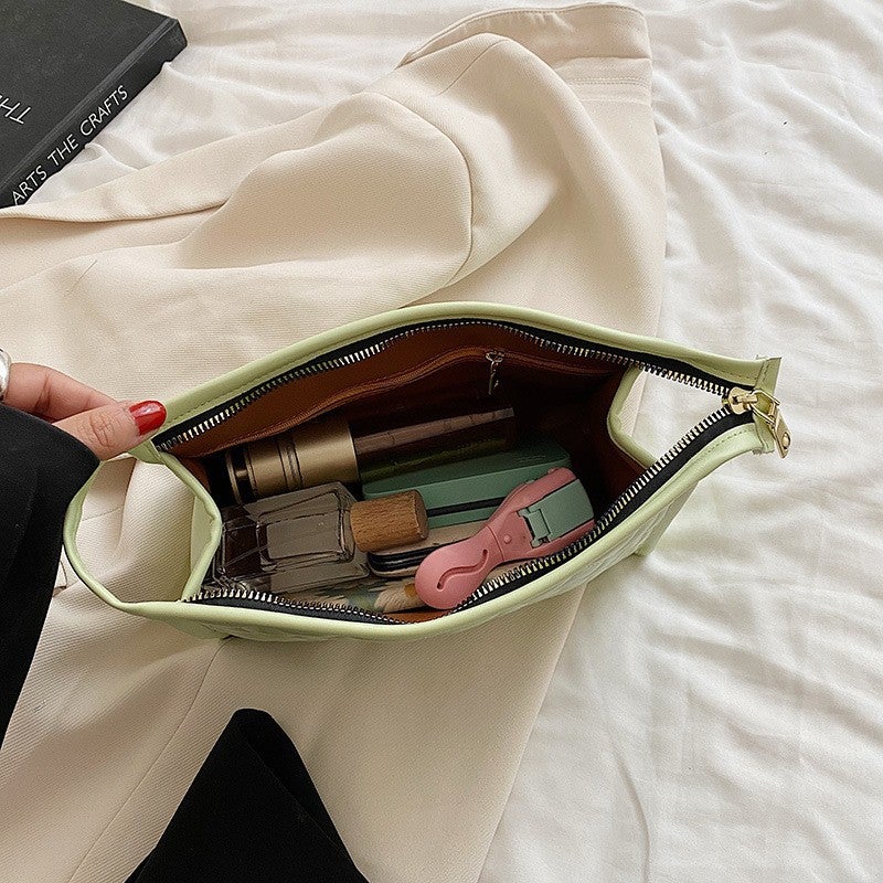 New Embroidery Thread Cosmetic Bag Large Capacity Ins Quilted Plaid Wash Bag High-Looking Multifunctional Quilted Storage Bag - Image 5