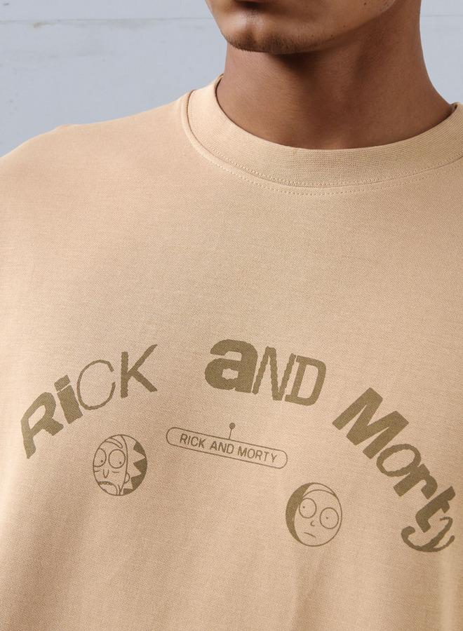 SP Characters Men Relaxed Fit Crew Neck Short Sleeves Rick and Morty Print T-shirt - Image 3