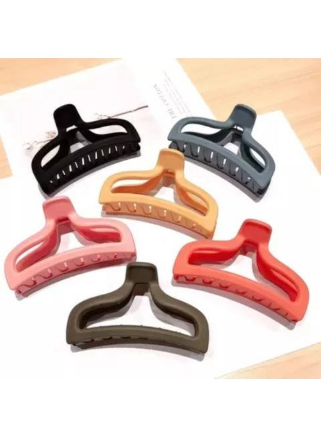 Claw Hair Clip Set (2 pieces) - Sturdy plastic hair clip with a modern design for everyday hair fixation - Suitable for thin and medium hair - Assorted colors (color may vary) - Image 3