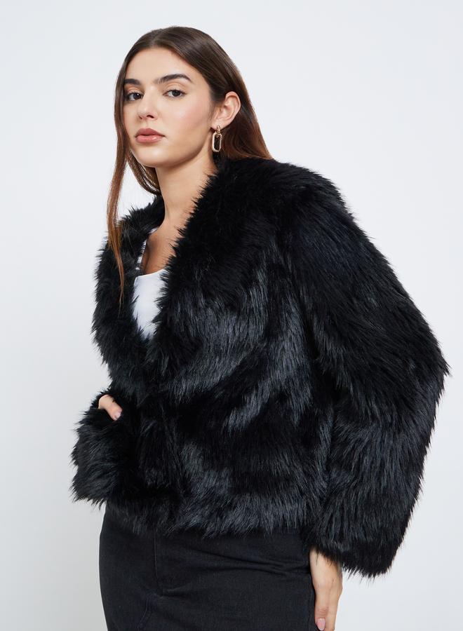 ستايلي جاكيت قصير بفرو صناعي بقصة عادية - Image 3