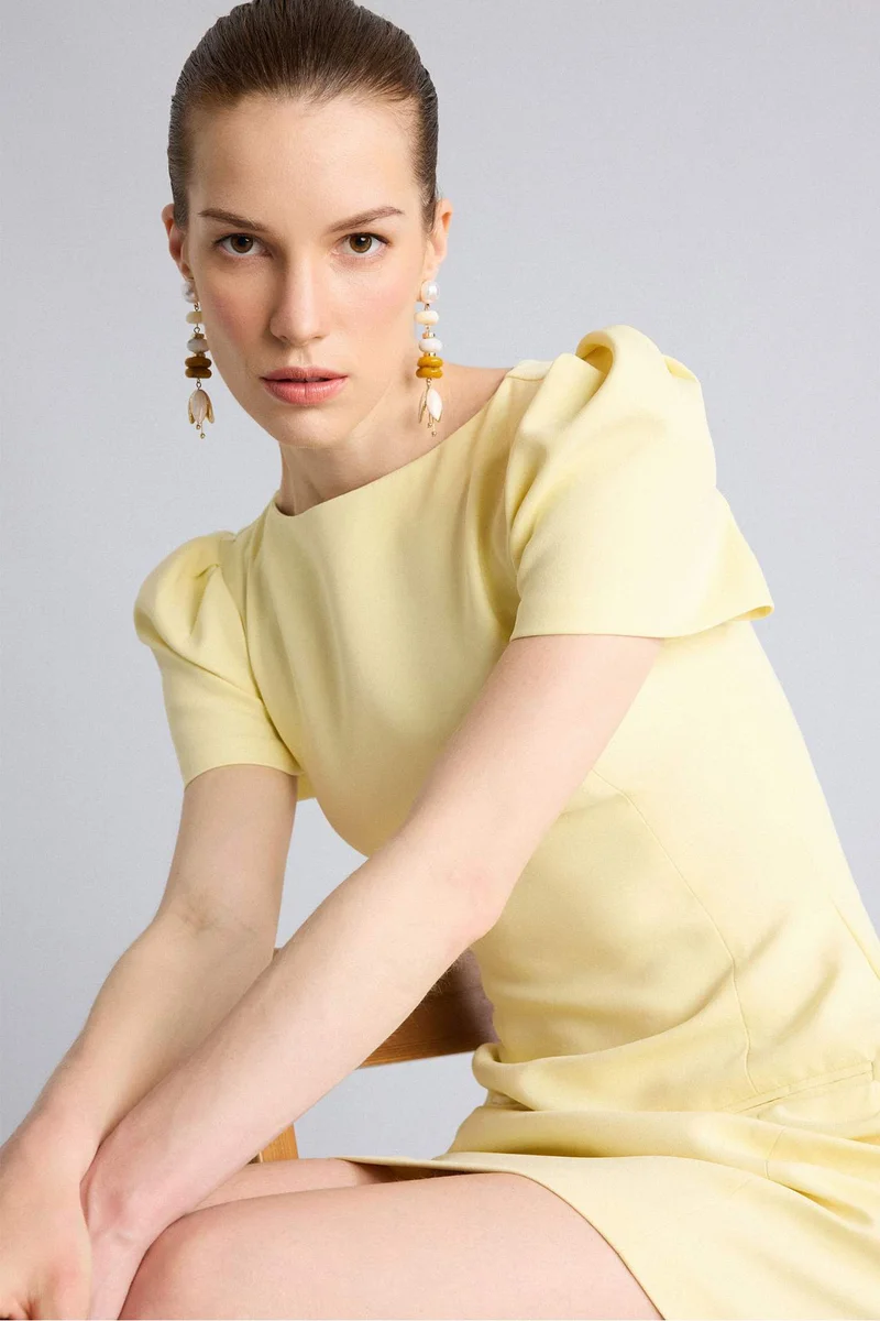 ديفاكتو Crew Neck Light Yellow Mini Dress Dresses