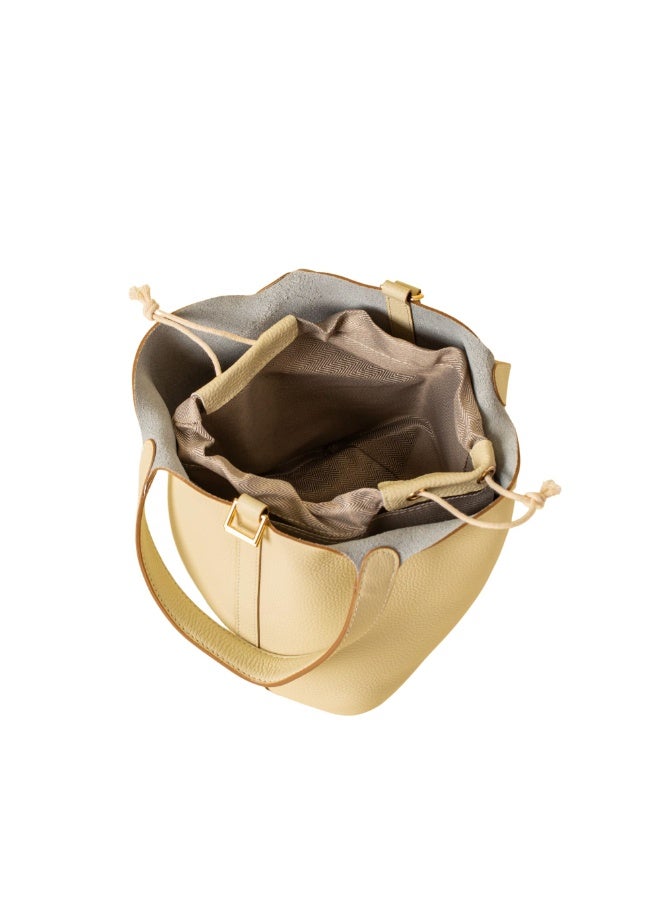 Elegant Modern Beige Leather Handbag with Inner Organizer - Image 3