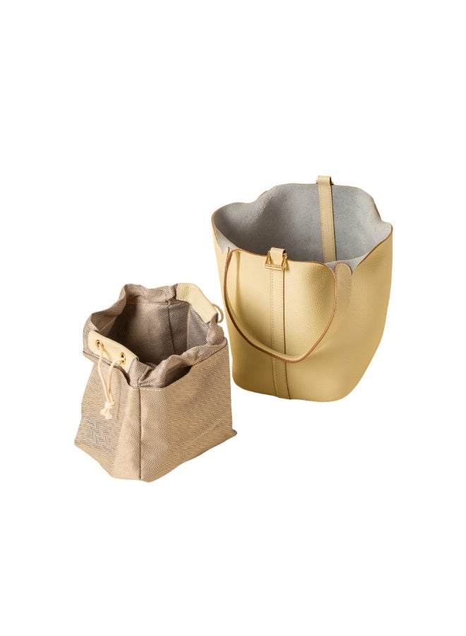 Elegant Modern Beige Leather Handbag with Inner Organizer - Image 4