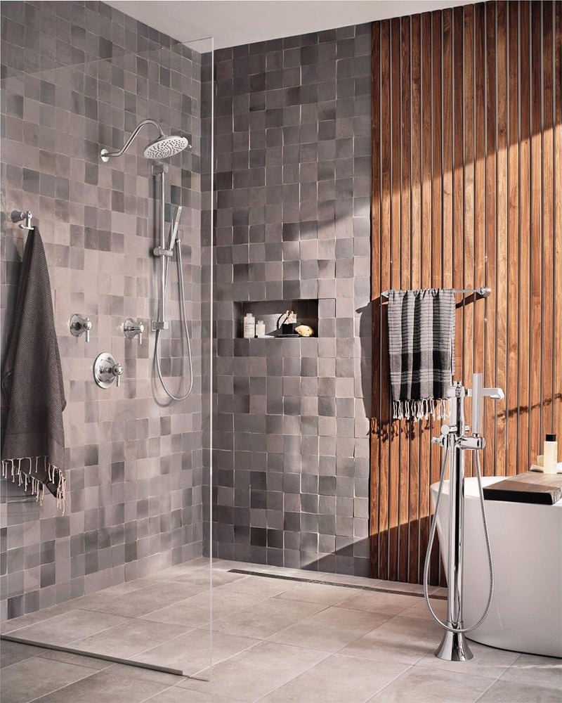 MOEN Moen Velocity Chrome TwoFunction Rainshower 8Inch Shower Head with Immersion Technology for a HighPressure Rinse S6320  - Image 3