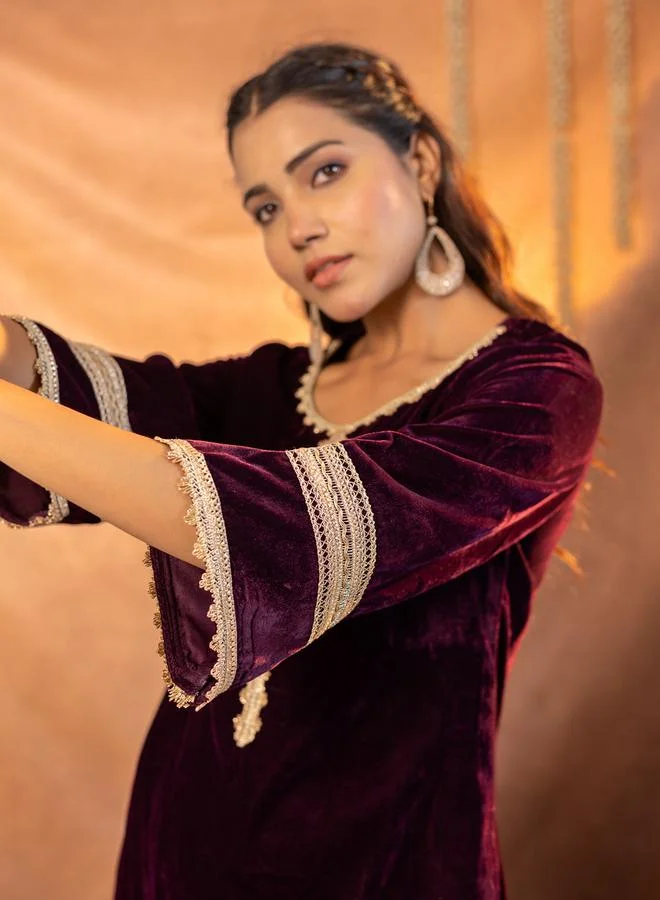 KASYA Women Velvet Look Kurta and Pants Co-ords