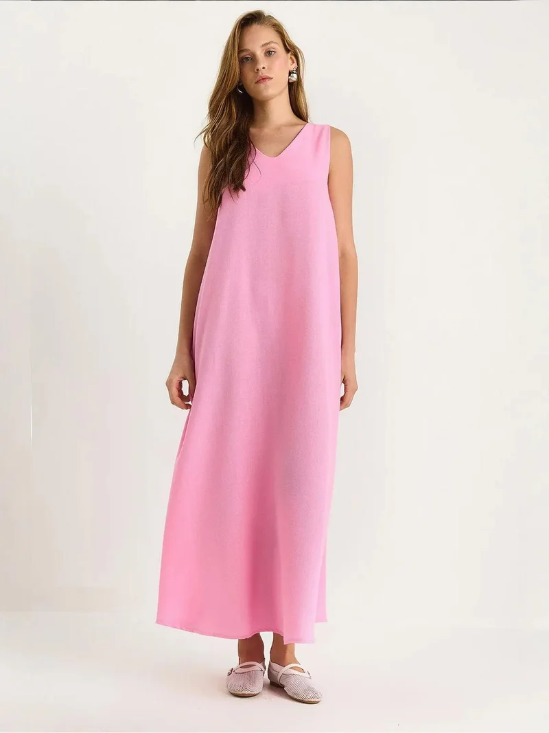LUCCI V-Neck Maxi Dress