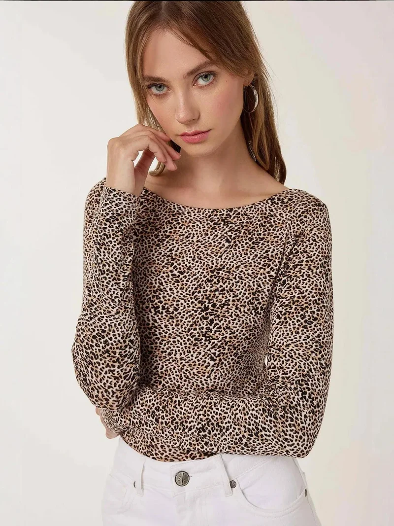 هيكاب بلوزة ضيقة بطبعة حيوانات