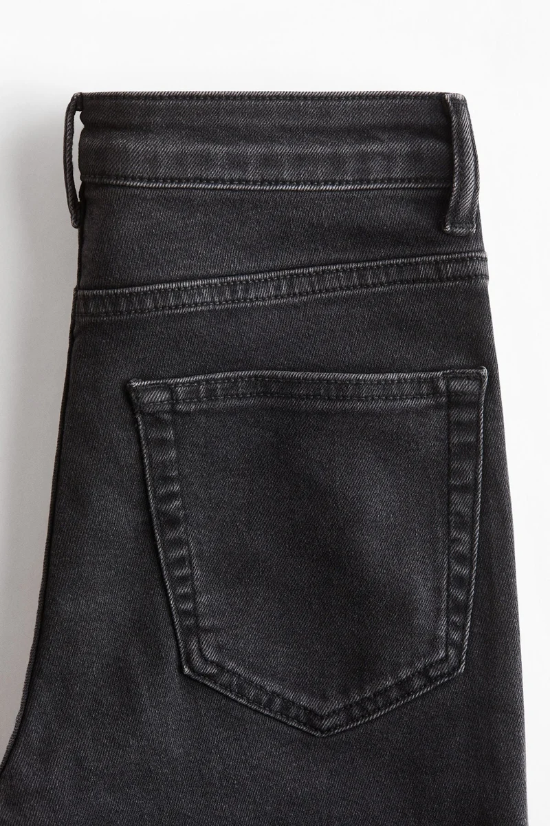 اتش اند ام جينز بقصة حافة واسعة وخصر عالي