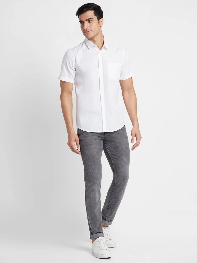 جلو باص قميص رجالي أبيض سادة قطن بقصة عادية كاجوال
