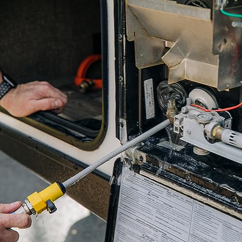 Camco جهاز تنظيف خزان الماء من كامكو للمخيمات والمركبات الترفيهية - يحسن من وظيفة سخان الماء عن طريق طرد الرواسب - يتصل بسهولة بخراطيم الحدائق القياسية ويتميز بصمام إيقاف مريح (11691) - Image 2