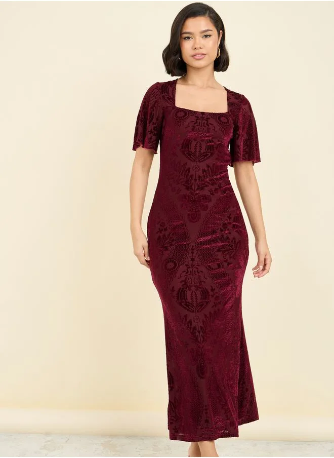 ستايلي Velvet Jacquard Print Mermaid Midi Dress