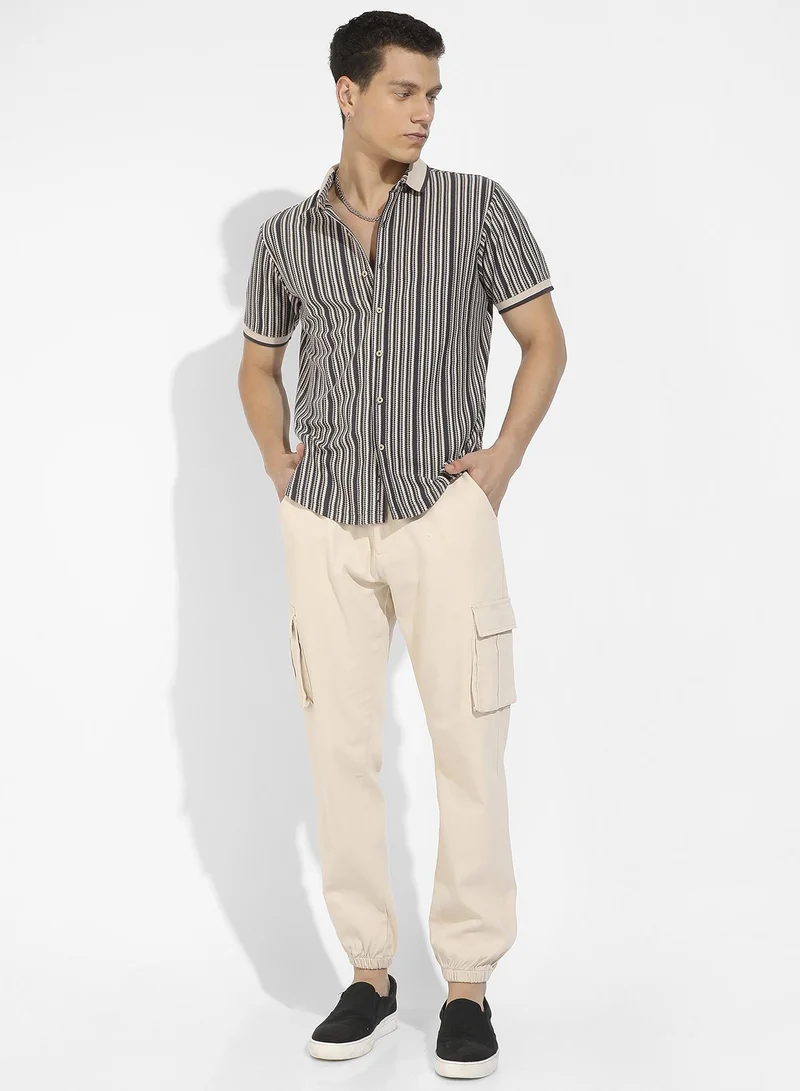 Campus Sutra Men's Light Grey & Navy Blue Contrast Knitted Shirt